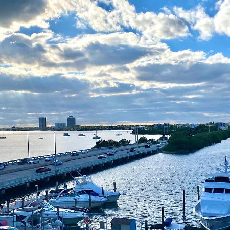 Modern Waterfront Apartment With Miami Skyline View, Free Parking 5 Mins Drive To Miami Beach Kültér fotó