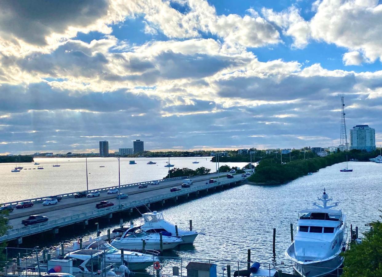 Modern Waterfront Apartment With Miami Skyline View, Free Parking 5 Mins Drive To Miami Beach Kültér fotó
