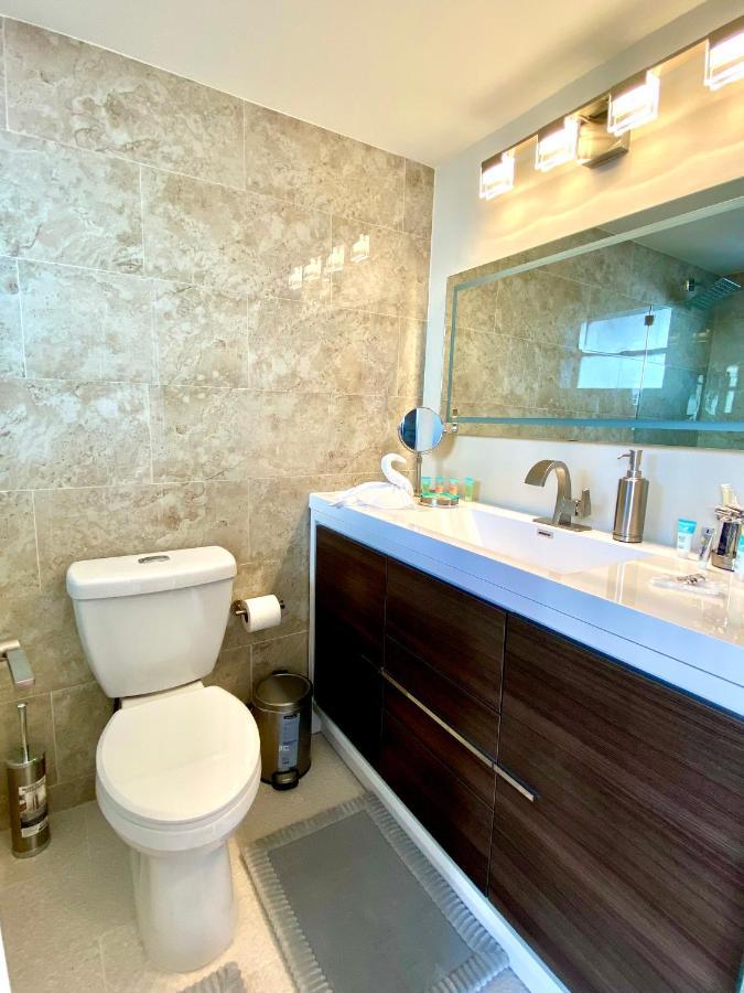 Modern Waterfront Apartment With Miami Skyline View, Free Parking 5 Mins Drive To Miami Beach Kültér fotó