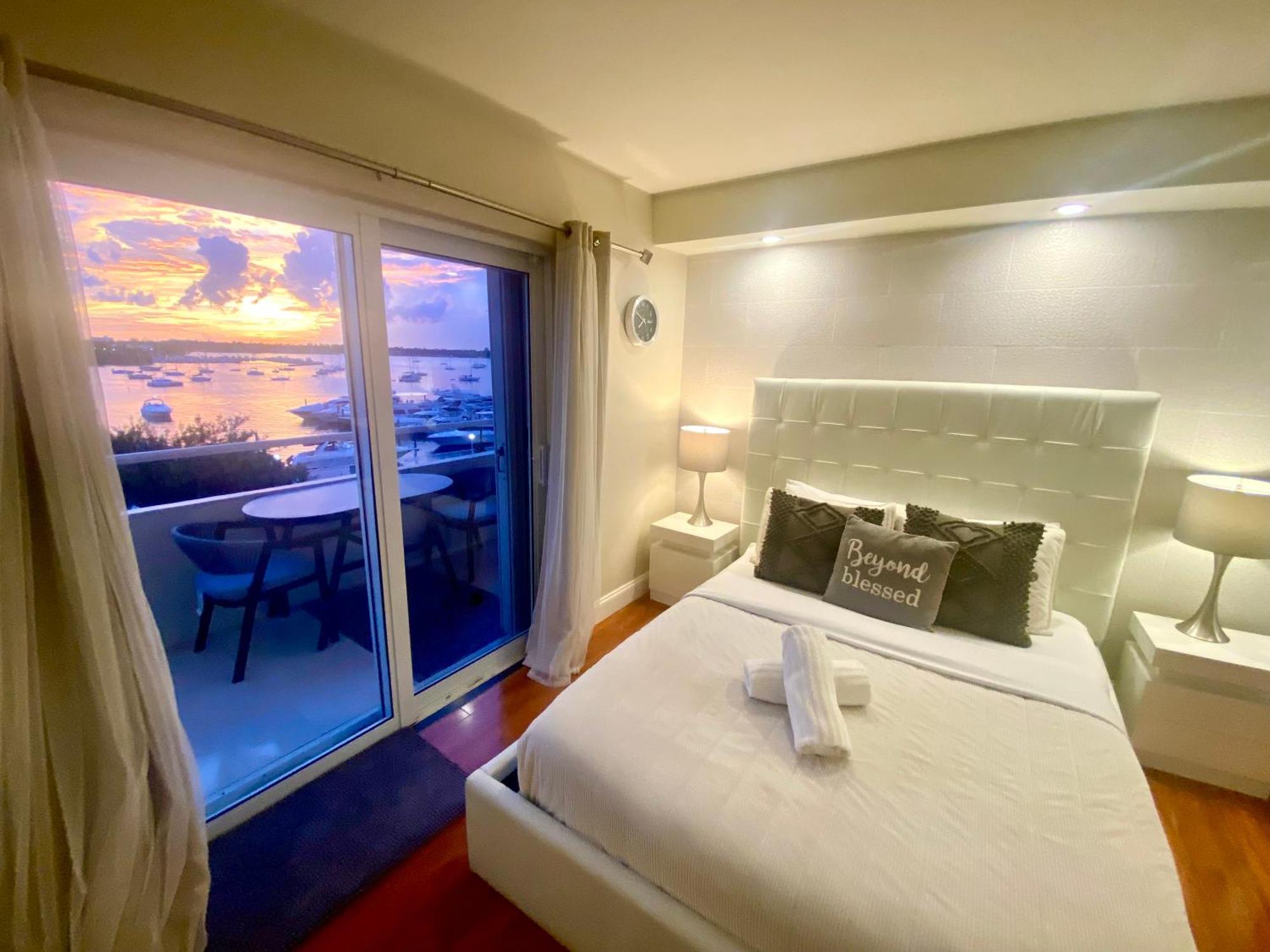Modern Waterfront Apartment With Miami Skyline View, Free Parking 5 Mins Drive To Miami Beach Kültér fotó